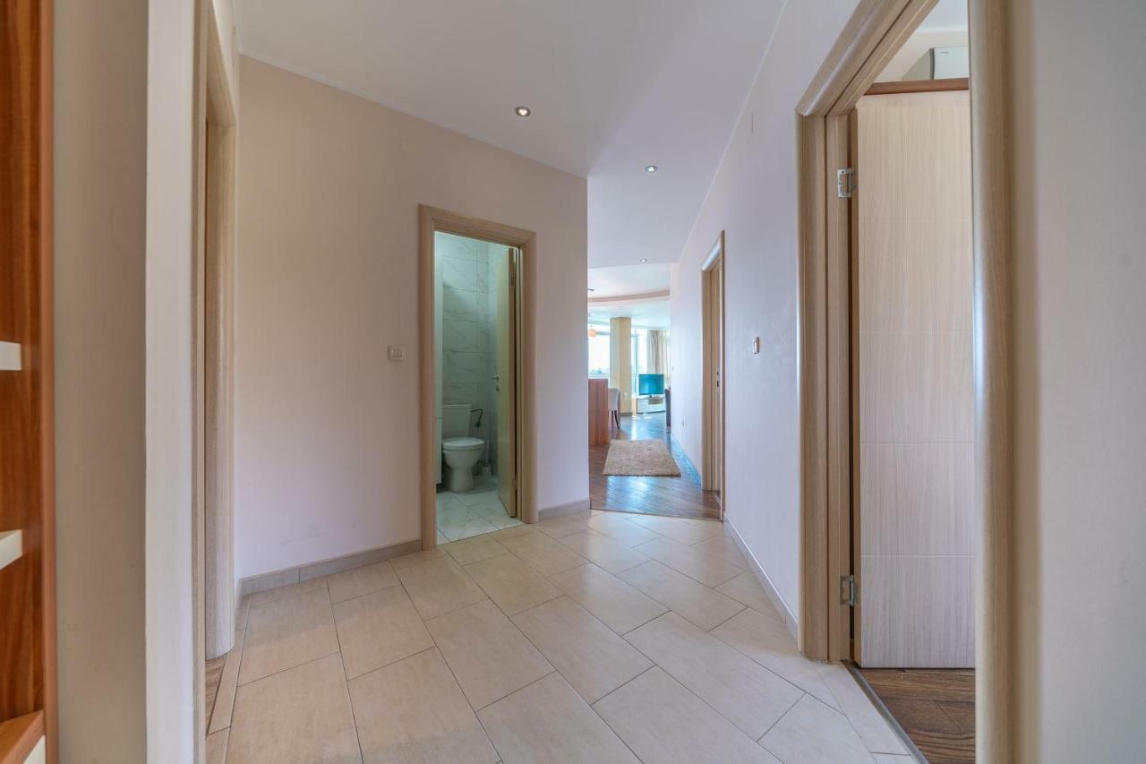 Apartments Crystall Budva Eksteriør billede